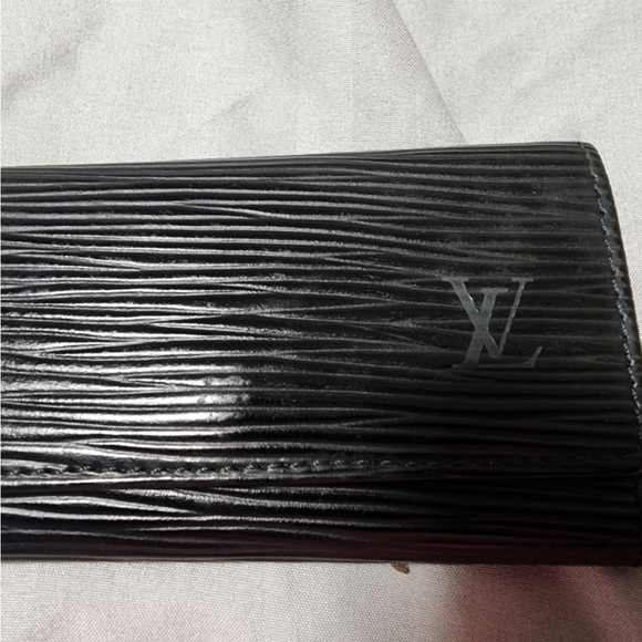 Louis Vuitton Epi Leather 4 Key Holder Epi Leather Black Louis Vuitton - Picture 3 of 11